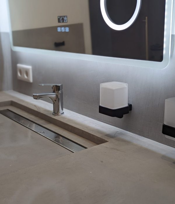 PXL_20231116_143859259.PORTRAIT